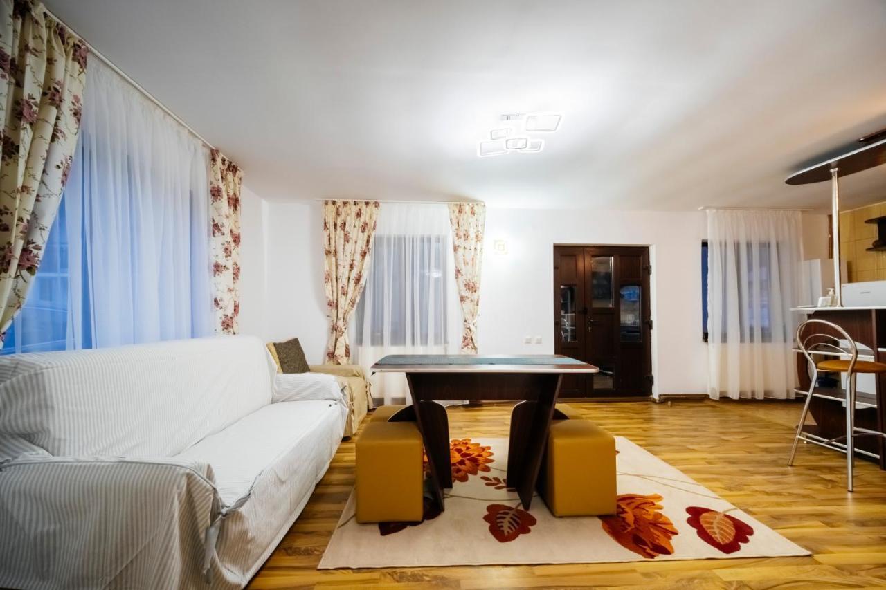 Casa Valeria Voronet Villa ภายนอก รูปภาพ